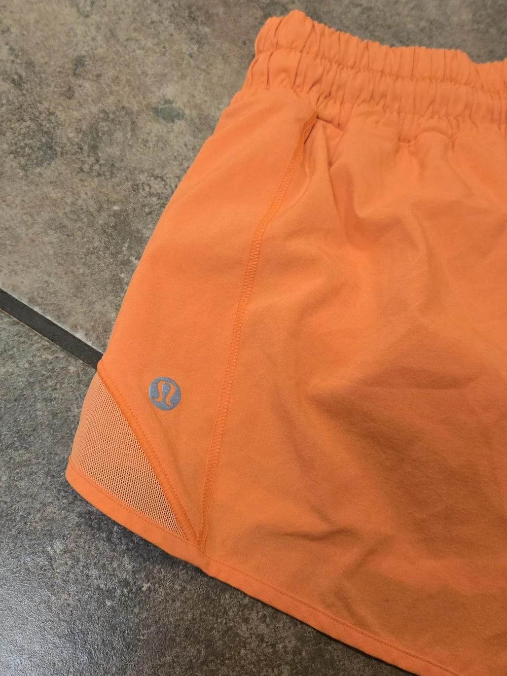 Lululemon Hotty Hot High Rise 2.5” Lined Shorts Bright Orange Size 6